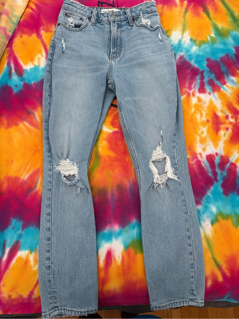 Women’s Abercrombie & fitch Light Blue Distressed Jeans mom high rise